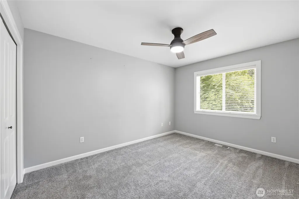 23490 Guinness Place NW Poulsbo WA 98370