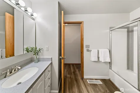 13822 SE 163rd Street Renton WA 98058