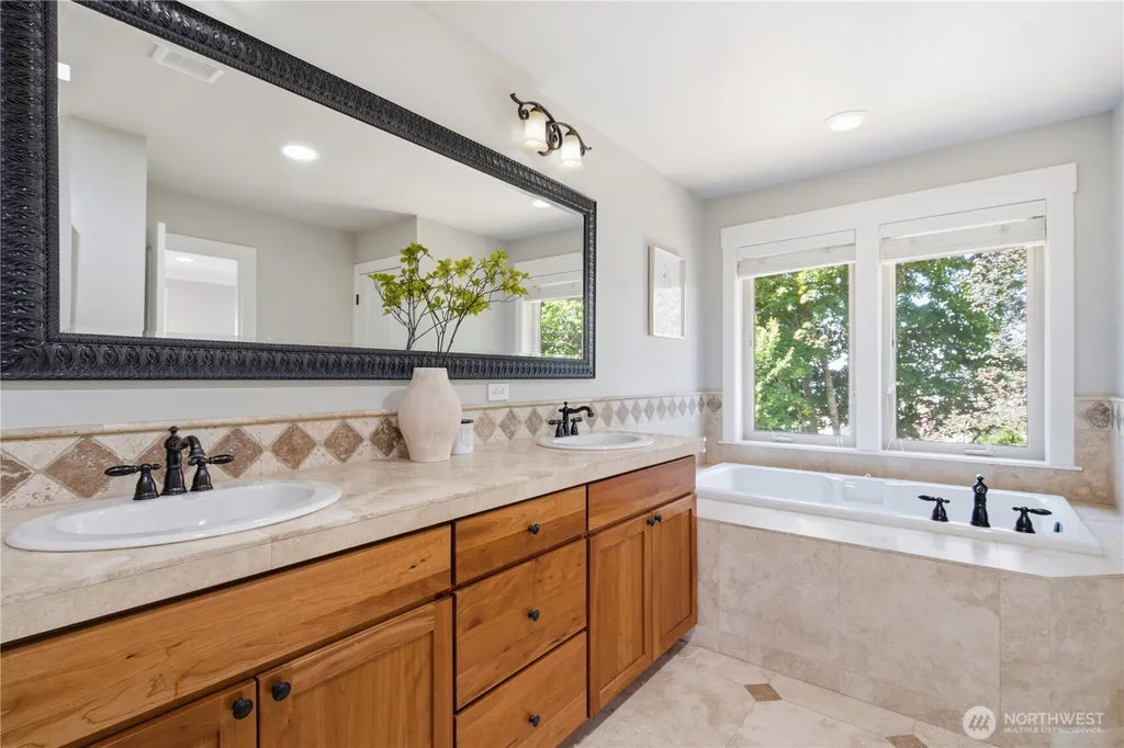 10135 NE 62nd Street Kirkland WA 98033