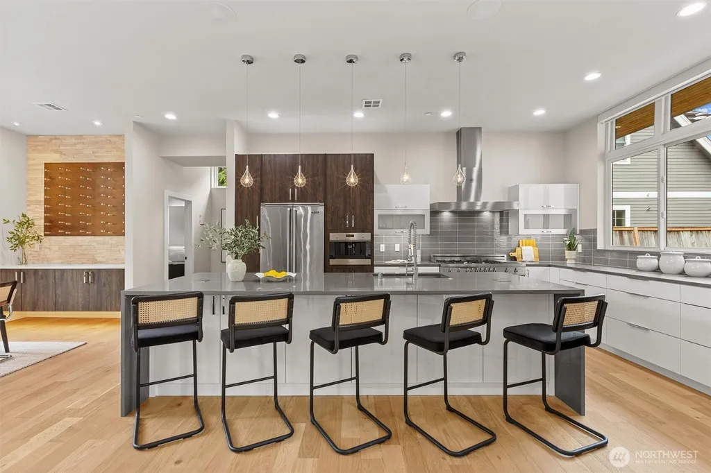 16323 NE 44th Court Redmond WA 98052