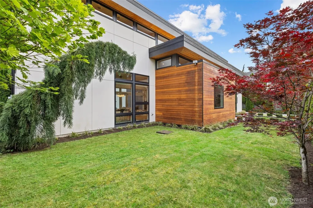 16323 NE 44th Court Redmond WA 98052
