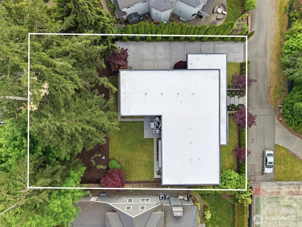 16323 NE 44th Court Redmond WA 98052