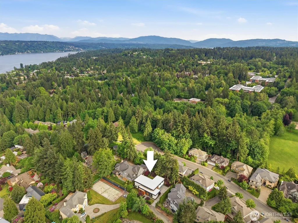 16323 NE 44th Court Redmond WA 98052