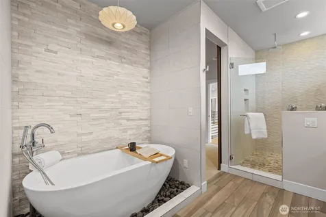 16323 NE 44th Court Redmond WA 98052