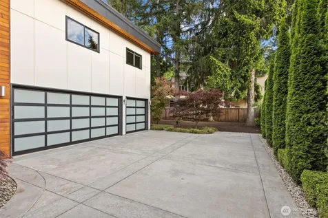 16323 NE 44th Court Redmond WA 98052