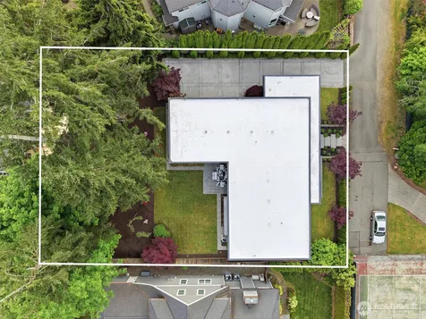 16323 NE 44th Court Redmond WA 98052