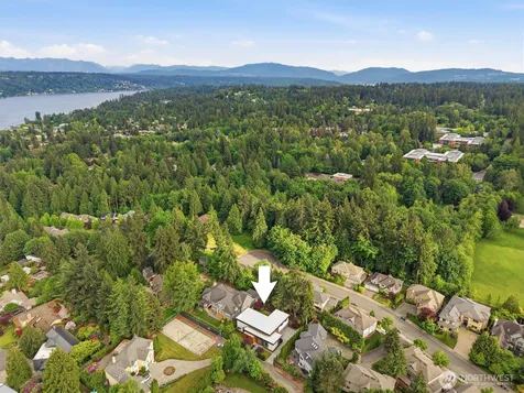 16323 NE 44th Court Redmond WA 98052