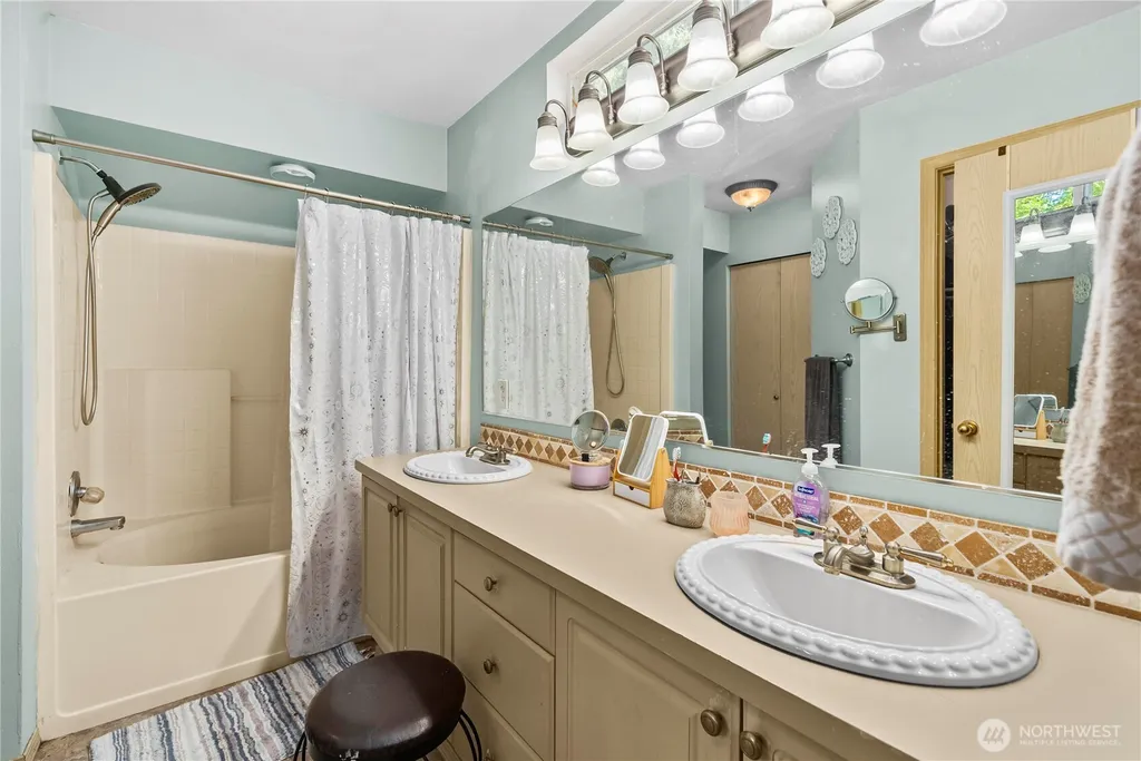 4721 Parkside Drive SE Lacey WA 98503