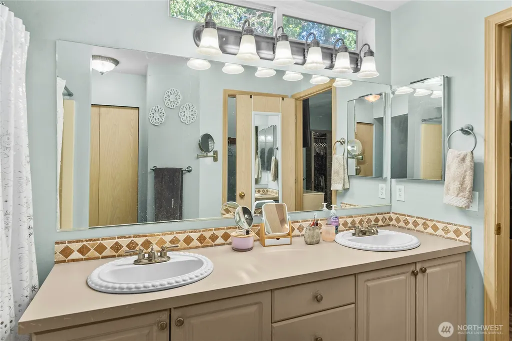 4721 Parkside Drive SE Lacey WA 98503