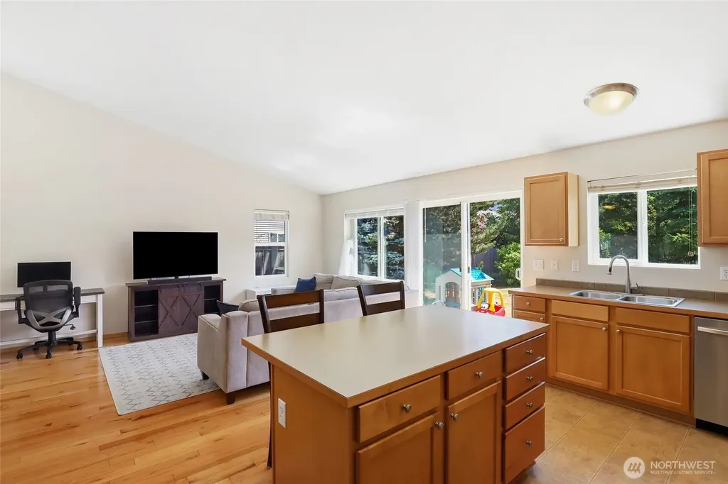 24027 SE 282nd Street Maple Valley WA 98038