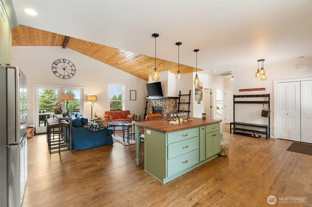 179 Wallace Chehalis WA 98532