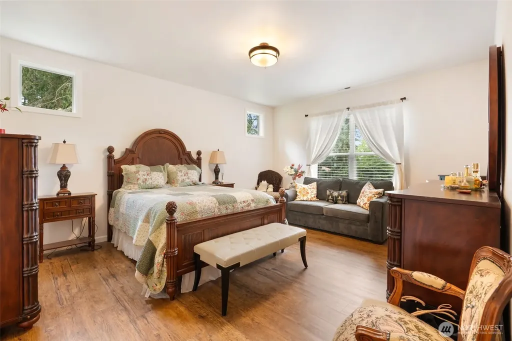179 Wallace Chehalis WA 98532