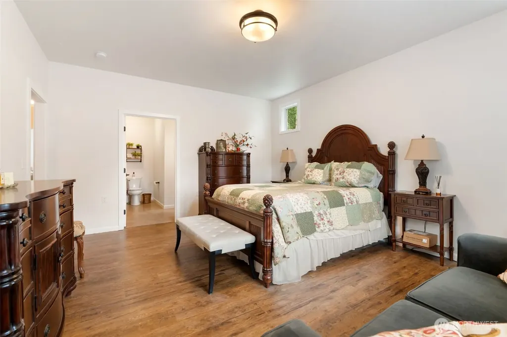 179 Wallace Chehalis WA 98532