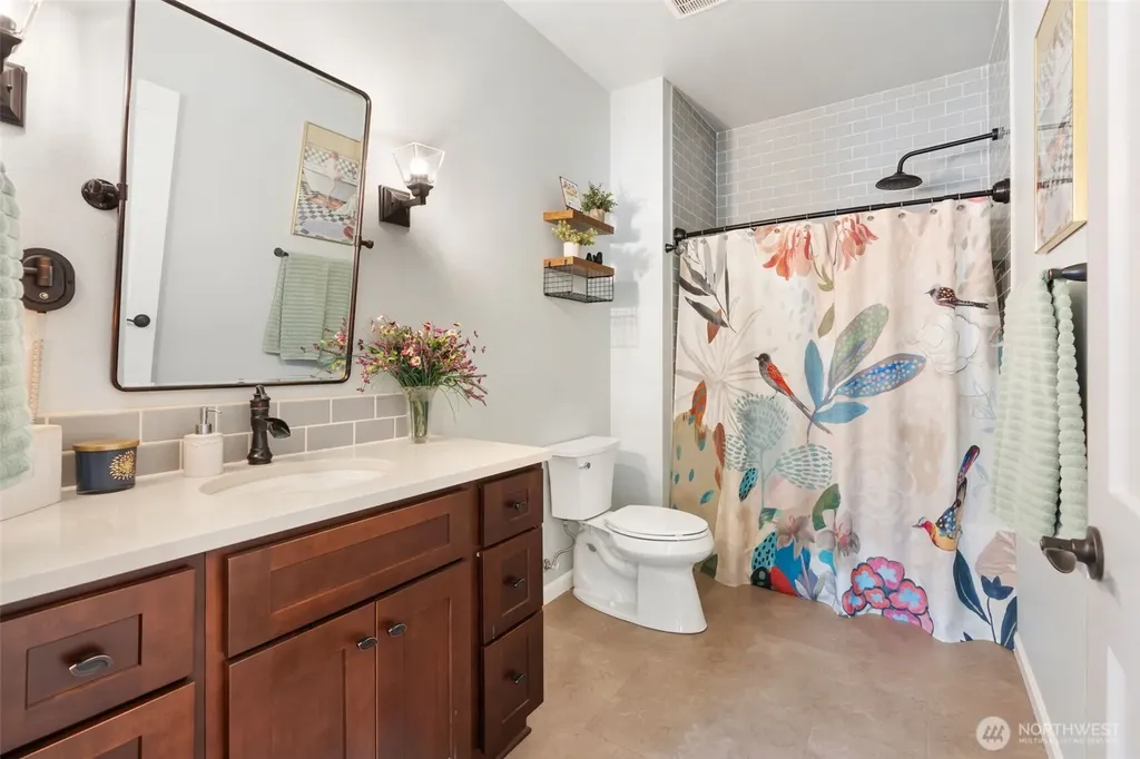 179 Wallace Chehalis WA 98532
