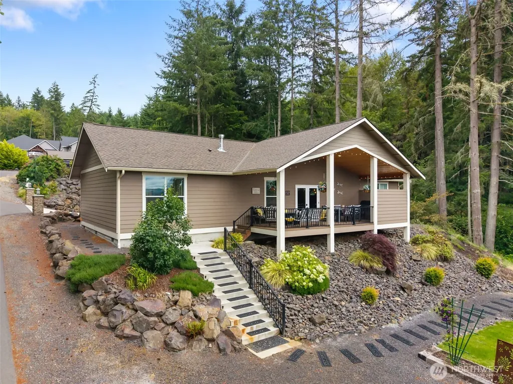 179 Wallace Chehalis WA 98532