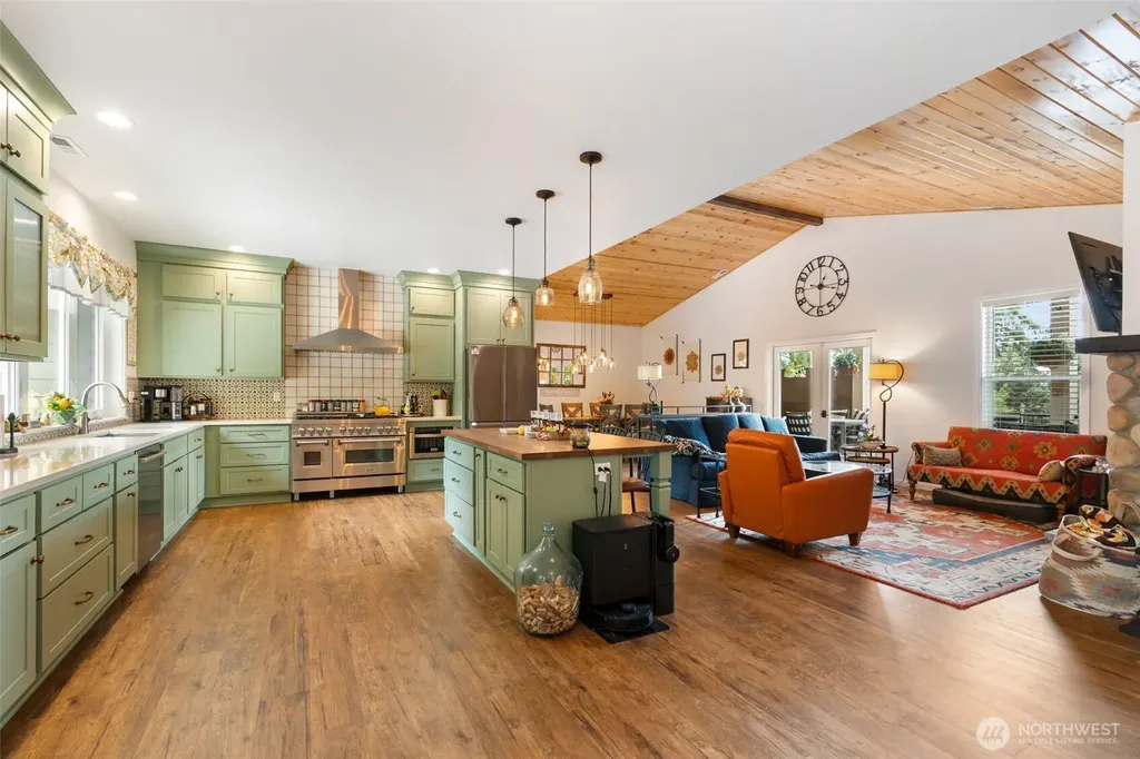 179 Wallace Chehalis WA 98532