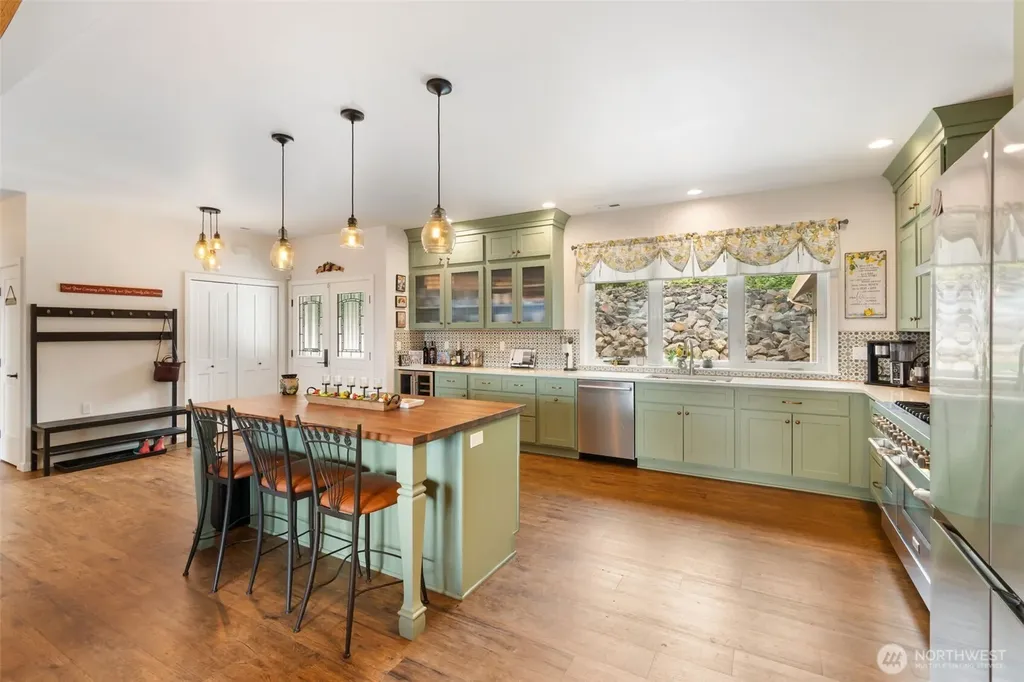 179 Wallace Chehalis WA 98532