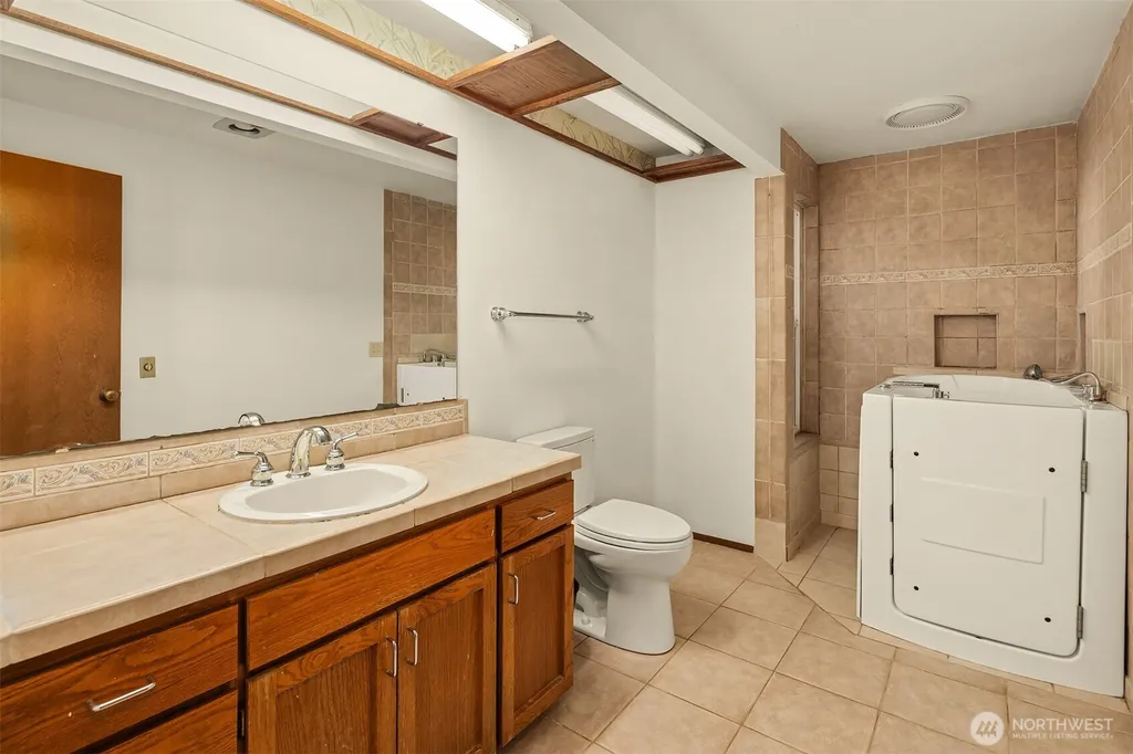 7016 165th Place SW Edmonds WA 98026