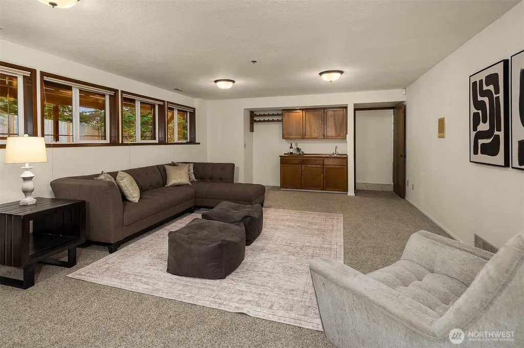 7016 165th Place SW Edmonds WA 98026