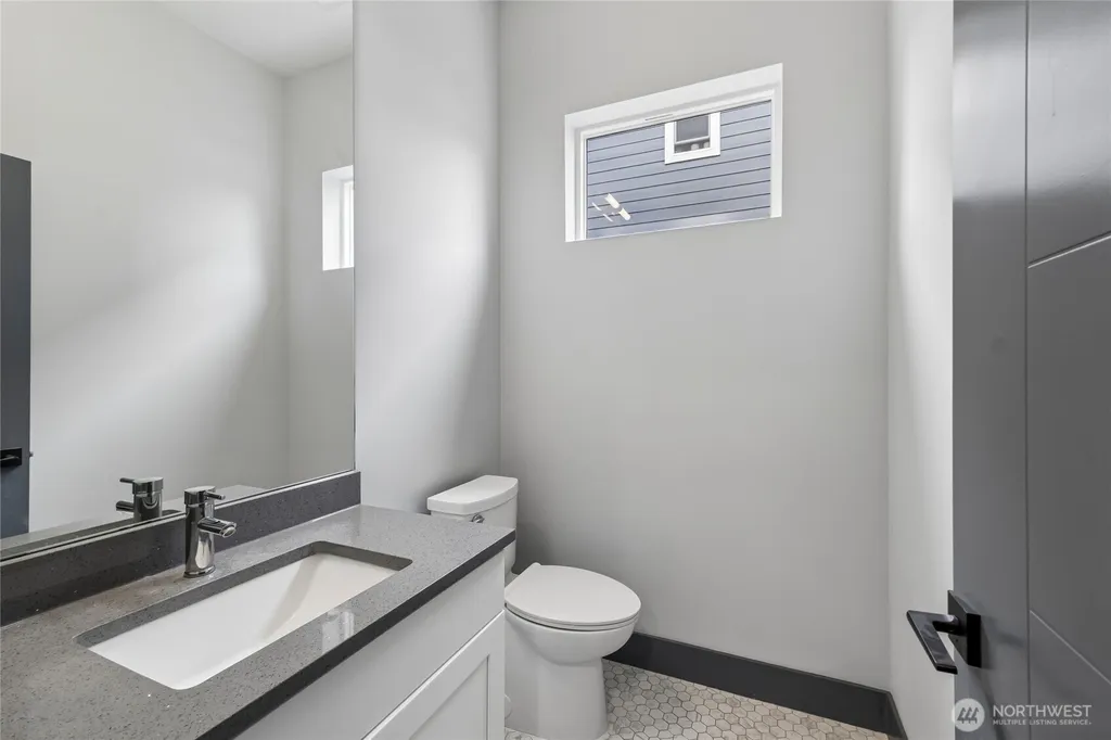 121 Palisades Place Pacific WA 98047