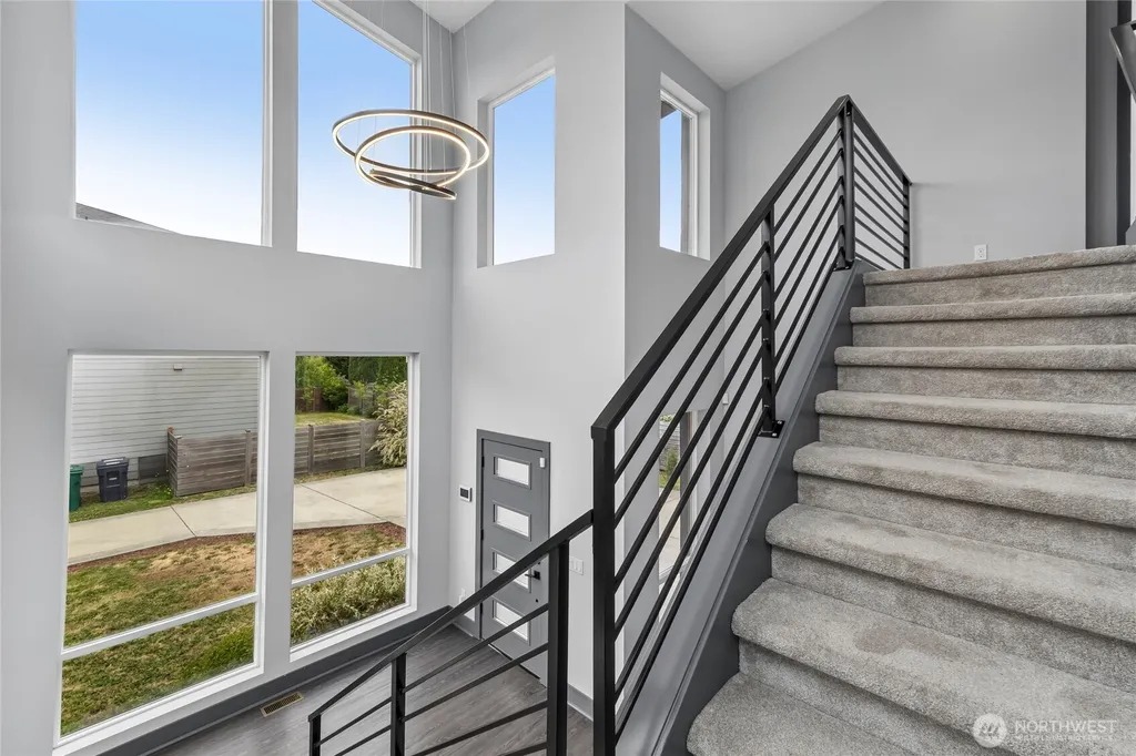 121 Palisades Place Pacific WA 98047