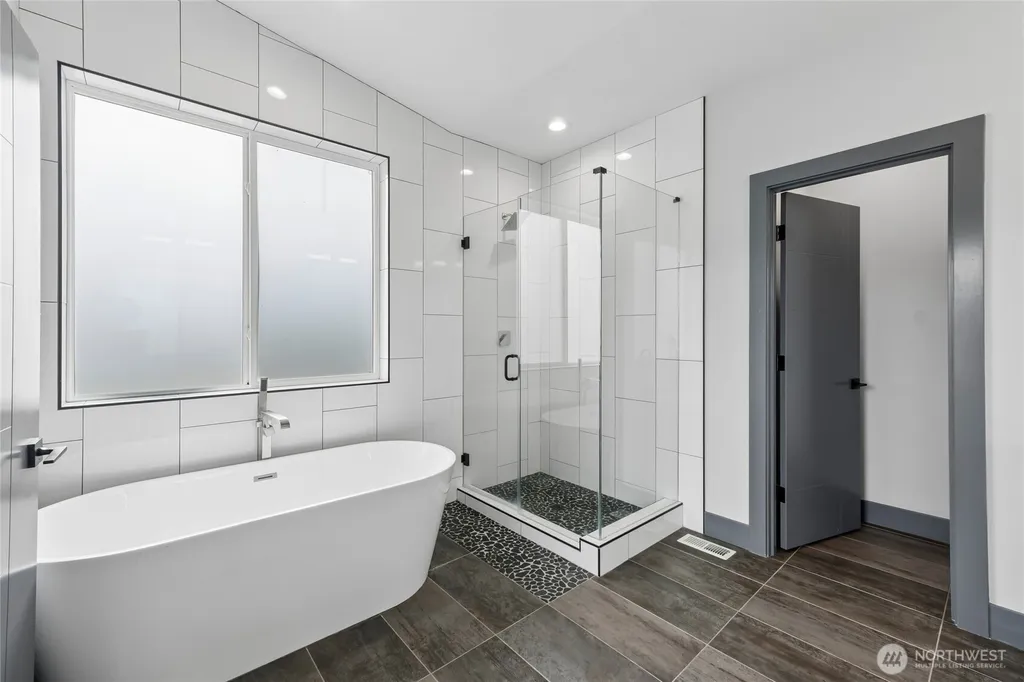121 Palisades Place Pacific WA 98047