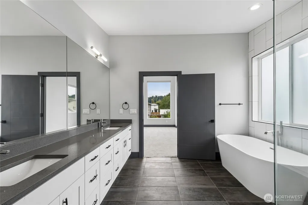 121 Palisades Place Pacific WA 98047