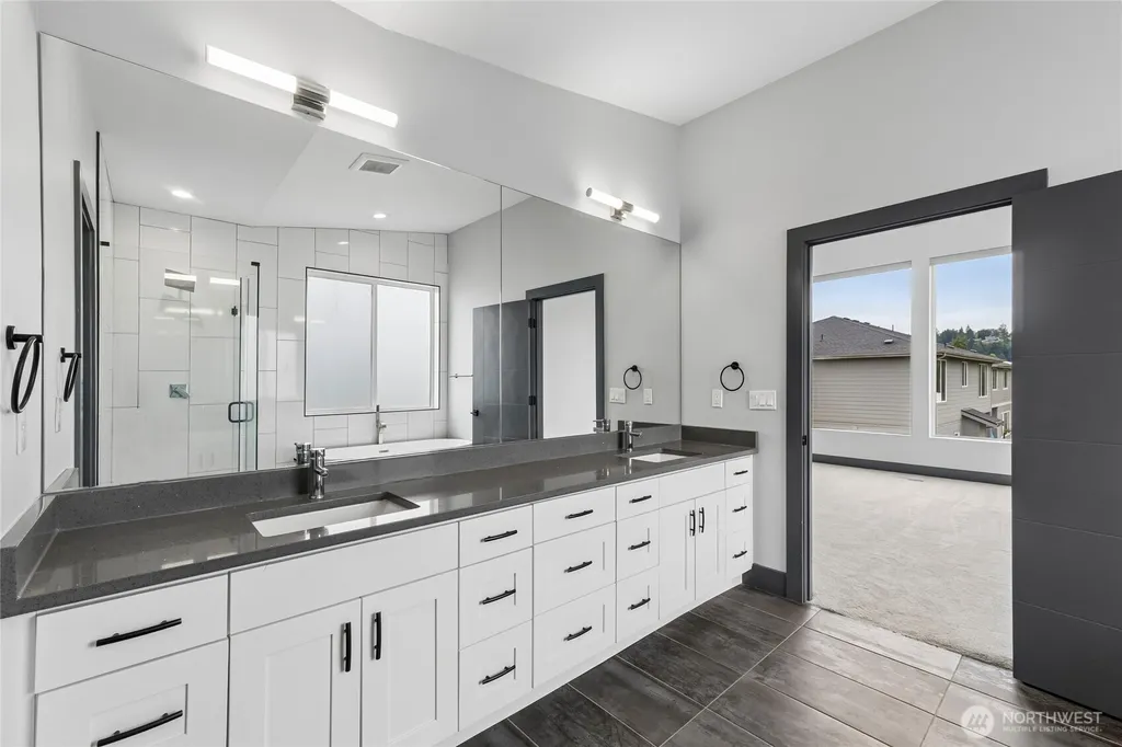 121 Palisades Place Pacific WA 98047