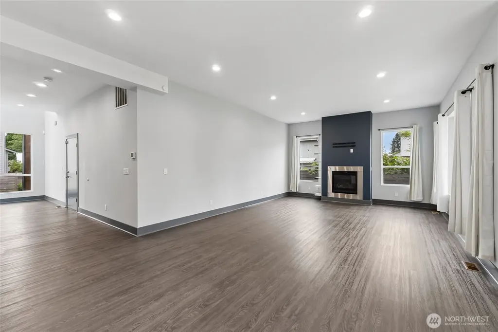 121 Palisades Place Pacific WA 98047