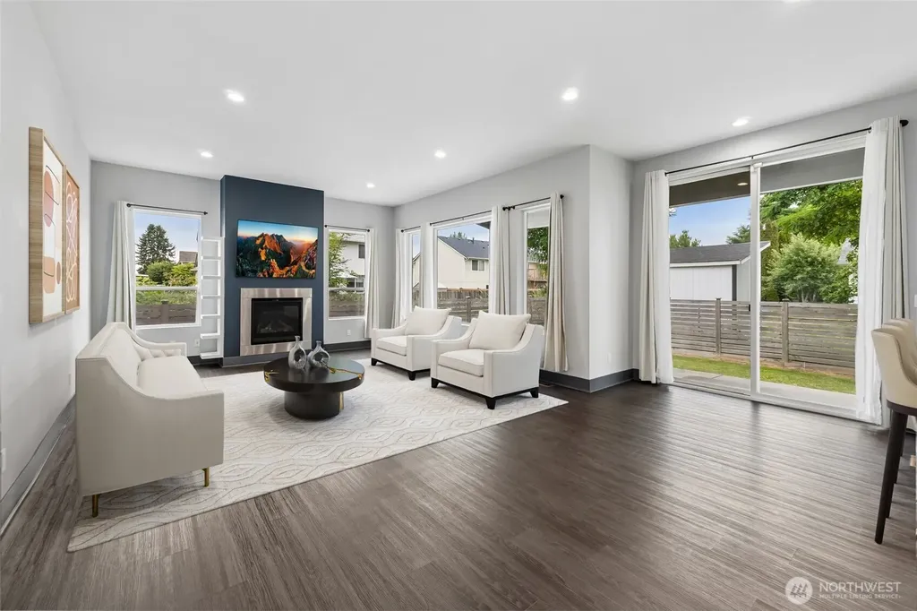 121 Palisades Place Pacific WA 98047