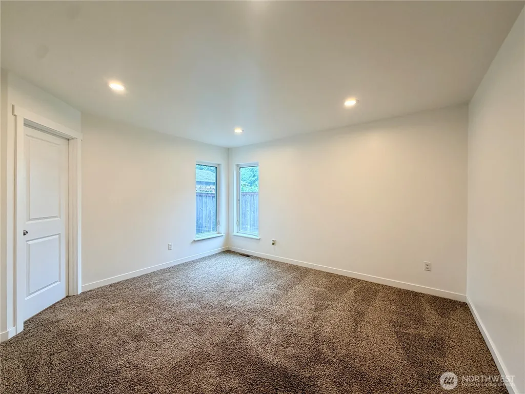 1034 S 74th Street Tacoma WA 98408