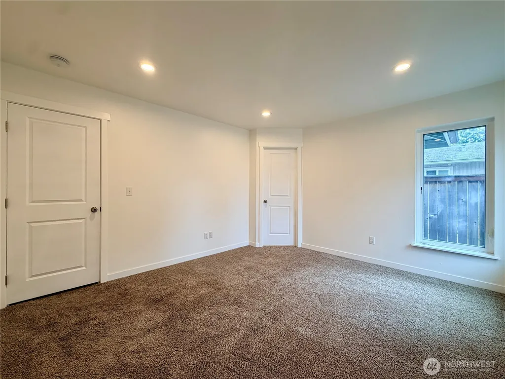 1034 S 74th Street Tacoma WA 98408