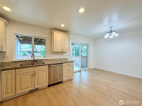 1034 S 74th Street Tacoma WA 98408