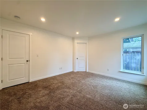 1034 S 74th Street Tacoma WA 98408
