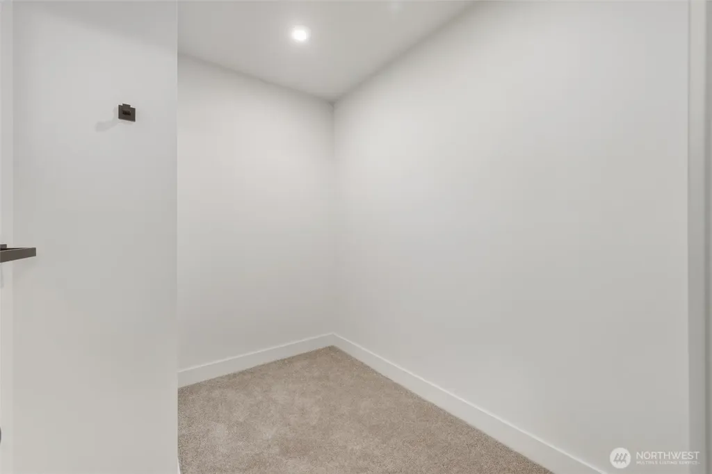 1110 Divine Lane Bellingham WA 98229