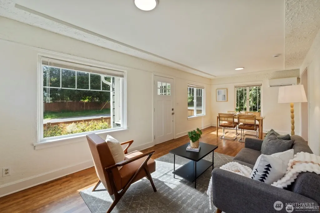 11556 17th Avenue NE Seattle WA 98125