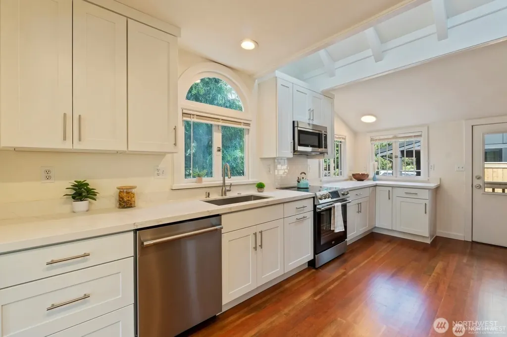 11556 17th Avenue NE Seattle WA 98125