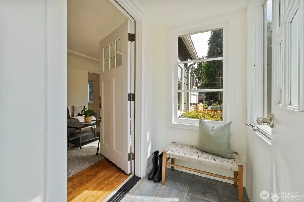 11556 17th Avenue NE Seattle WA 98125