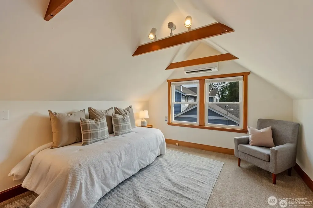 11556 17th Avenue NE Seattle WA 98125