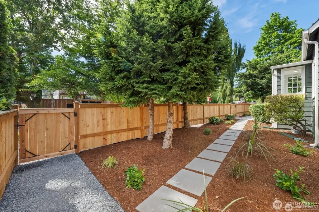 11556 17th Avenue NE Seattle WA 98125