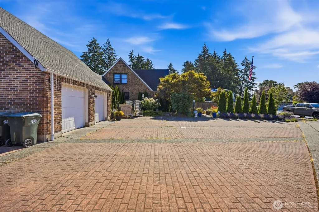 16515 39th Avenue E Tacoma WA 98446