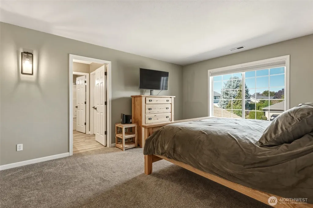 956 SE Garrison Drive College Place WA 99324