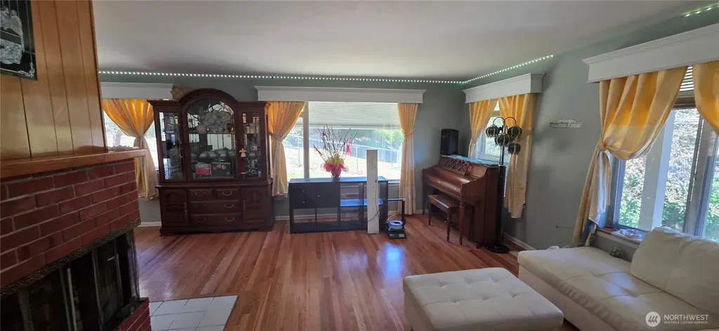811 S 105th Street Seattle WA 98168