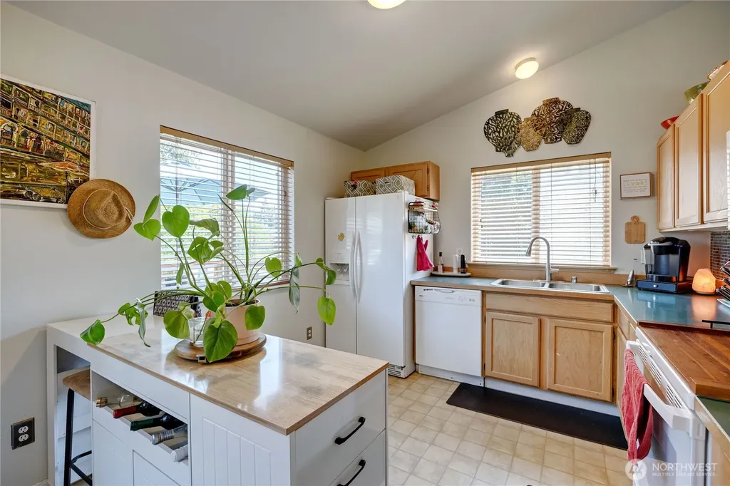 26202 Barrett Road NE Kingston WA 98346