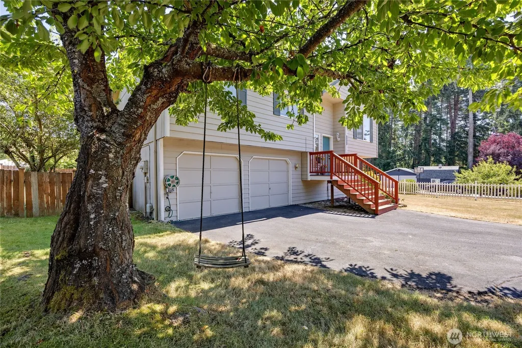 26202 Barrett Road NE Kingston WA 98346