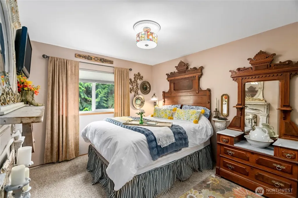 1863 Connery Lane E Port Orchard WA 98366