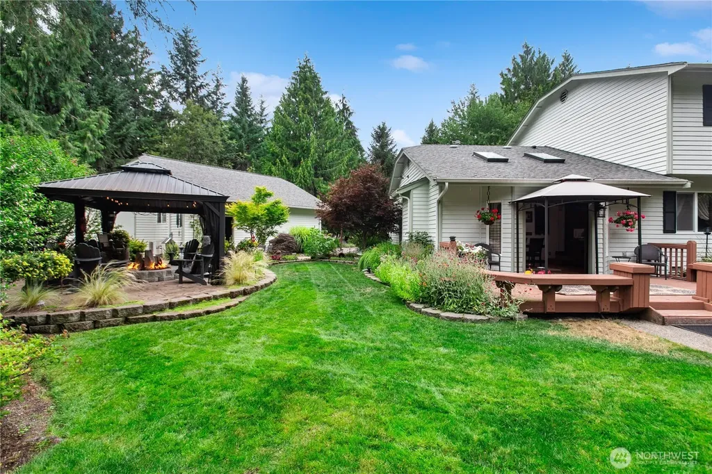 1863 Connery Lane E Port Orchard WA 98366