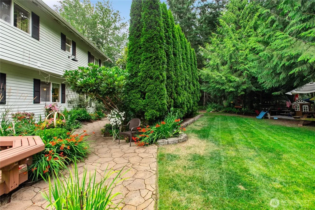 1863 Connery Lane E Port Orchard WA 98366