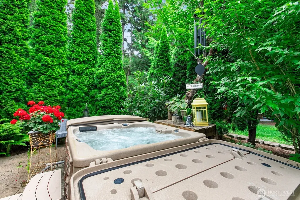 1863 Connery Lane E Port Orchard WA 98366