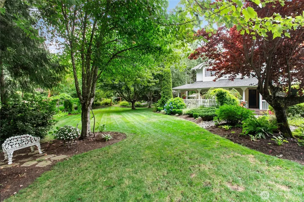 1863 Connery Lane E Port Orchard WA 98366